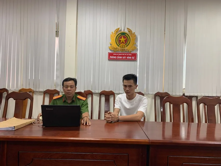 Bị can Phan Công Khanh Bị can Phan Công Khanh tại cơ quan công an