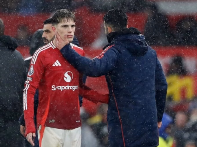 Matheus Cunha (phải) và Bryan Mbeumo ra sân trong buổi tập của Man Utd tại Mỹ ngày 24/7. Ảnh: Man Utd