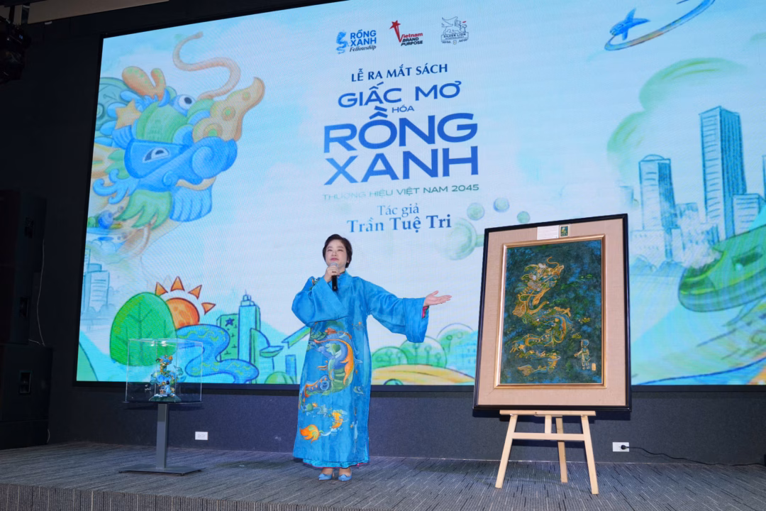 B&igrave;a s&aacute;ch Giấc mơ h&oacute;a Rồng Xanh &ndash; Trần Tuệ Tri
