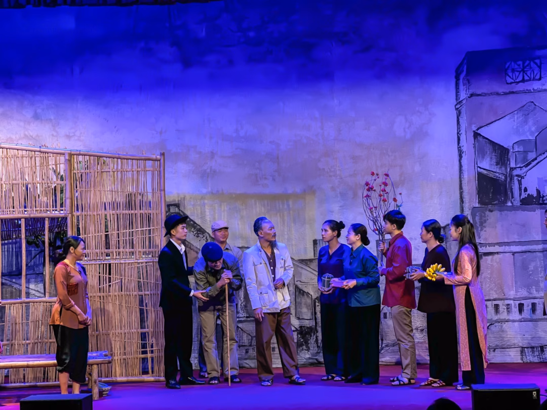 Cảnh trong vở kịch ngắn &lsquo;Chuyện nh&agrave; chị T&iacute;n&rsquo;