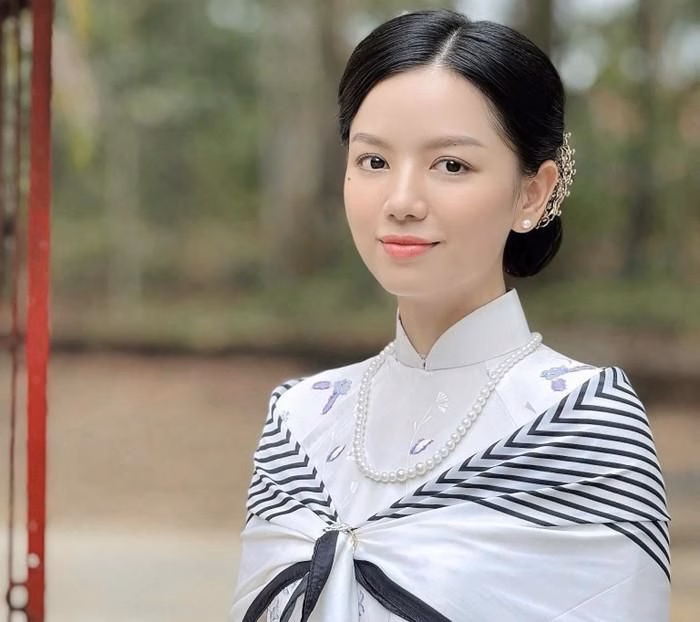 L&ecirc; Hạ Anh - mỹ nh&acirc;n phim Mưa Đỏ