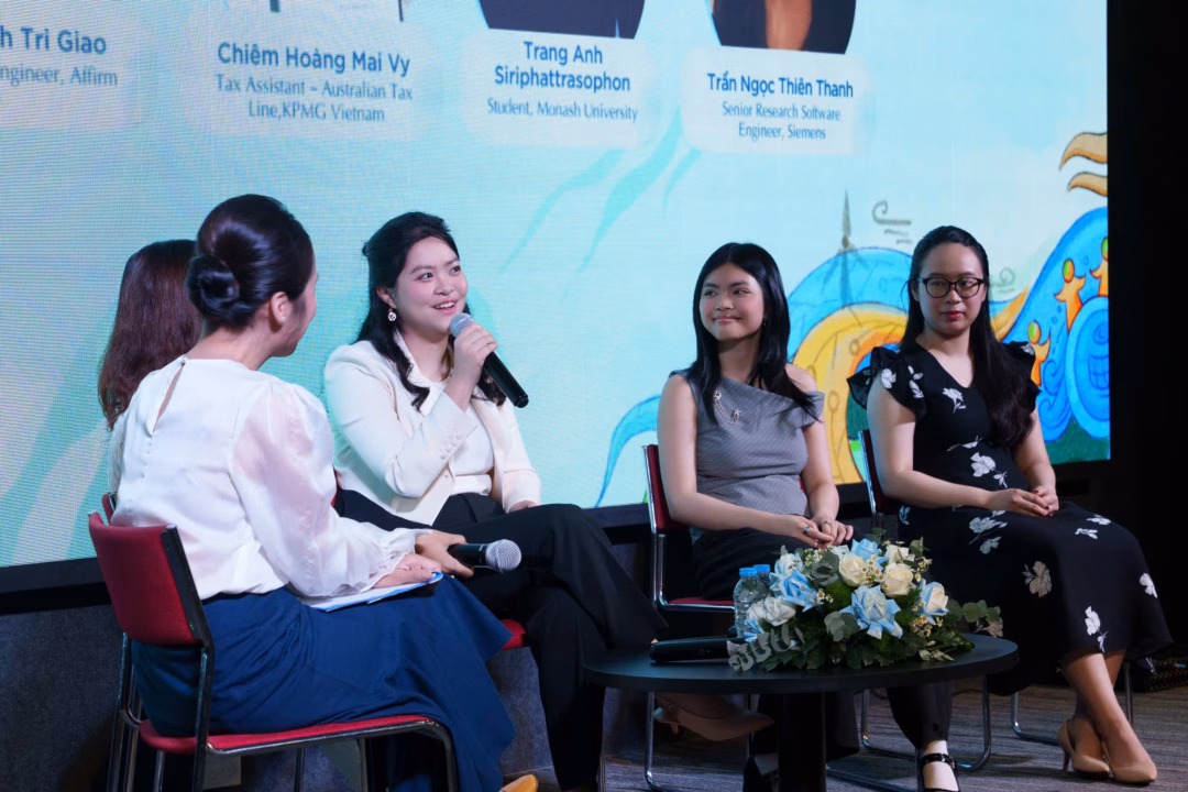 Sự kiện ra mắt s&aacute;ch v&agrave; Rồng Xanh Fellowship