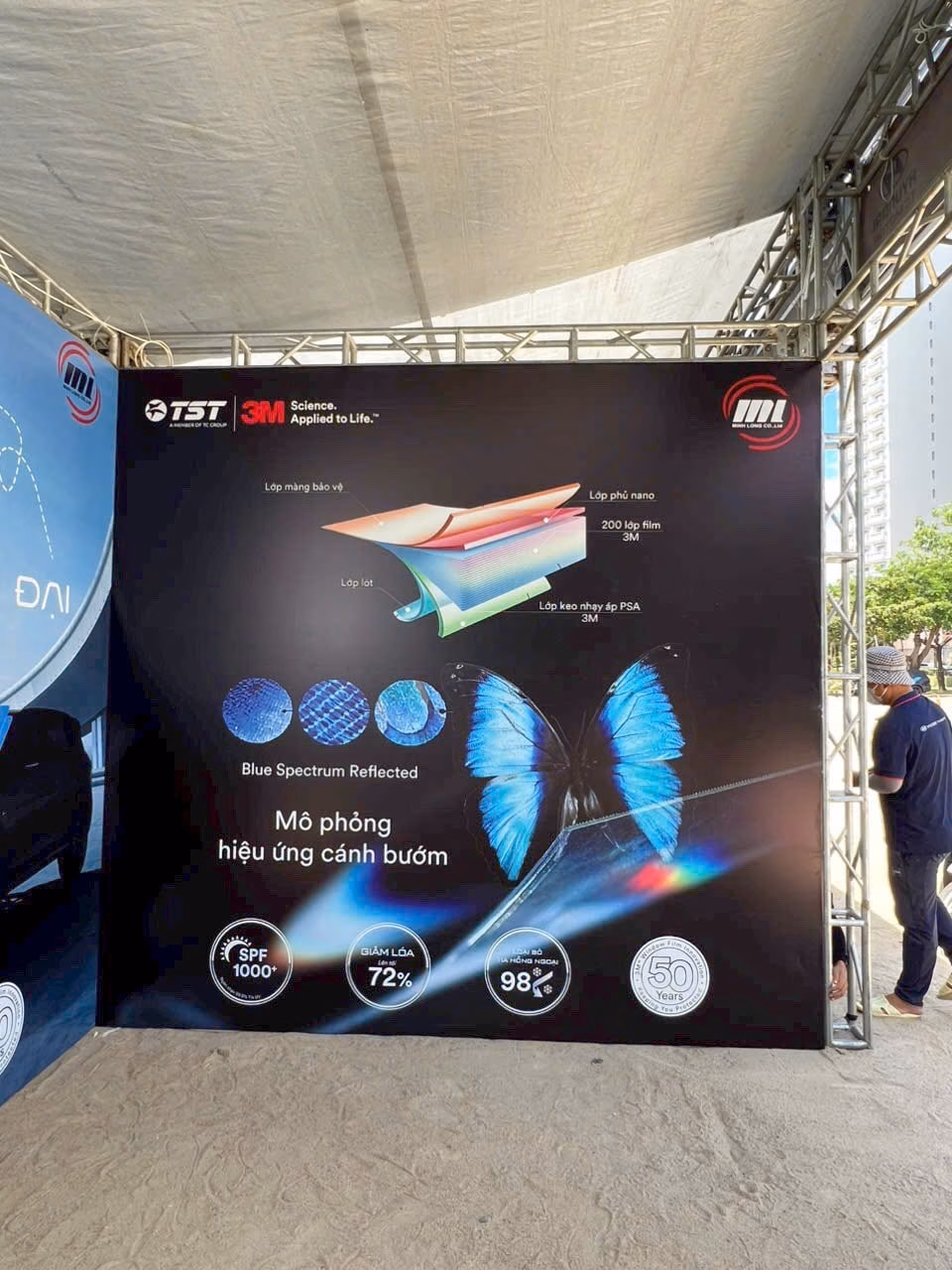 Nha Trang: AdsViet – Đối tác đáng tin cậy cho thiết kế và thi công gian hàng triển lãm thi cong dan hang trien lam hyundai