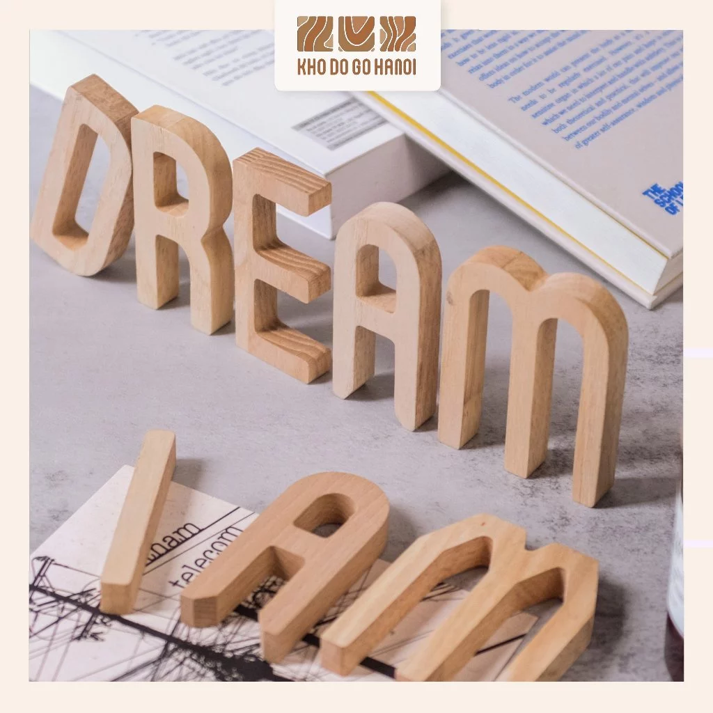 Làm thế nào để chữ gỗ dán tường không bị lỗi thời – Bí quyết từ người dùng thực tế