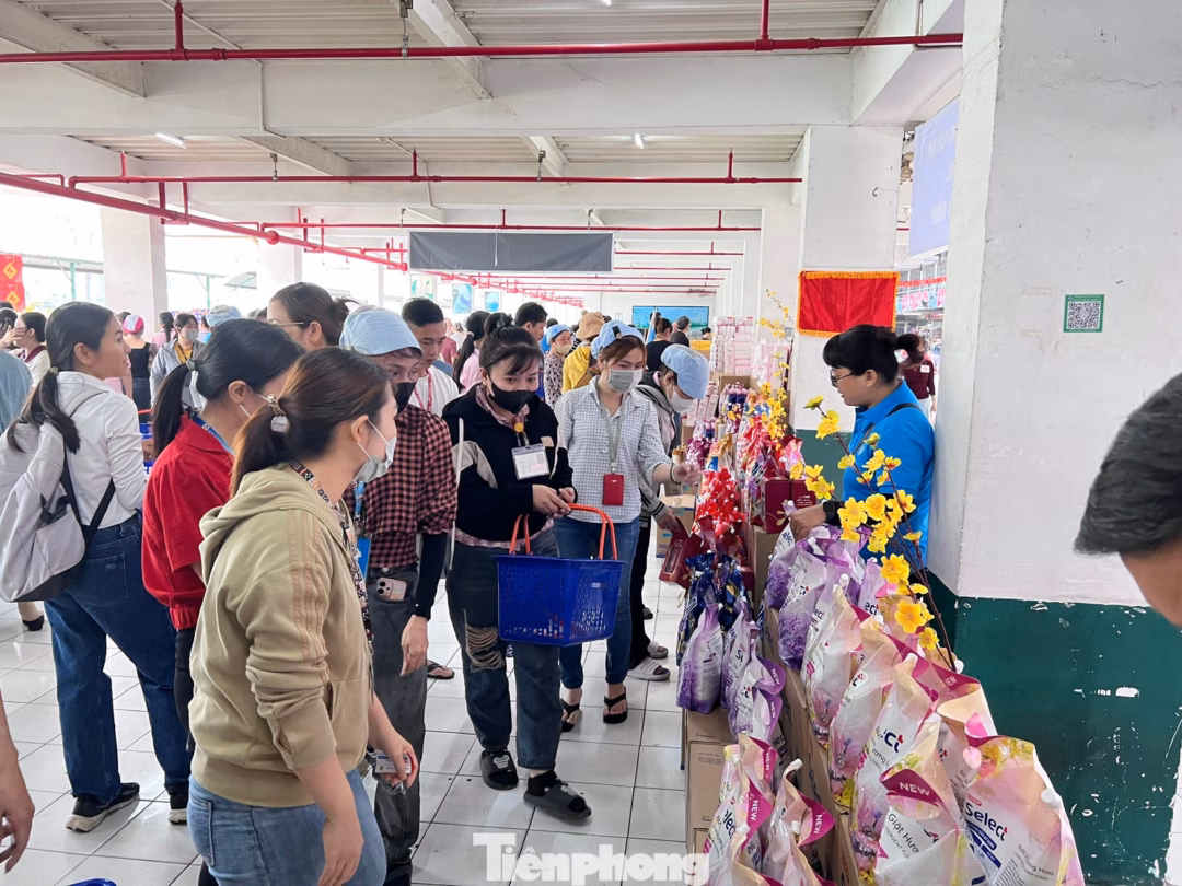 C&ocirc;ng ty Pouyuen d&agrave;nh gần 1.000 tỷ đồng thưởng Tết cho 41.000 lao động