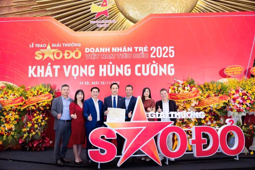 Nguyễn Văn Luyến tại lễ trao Giải thưởng Sao Đỏ 2025