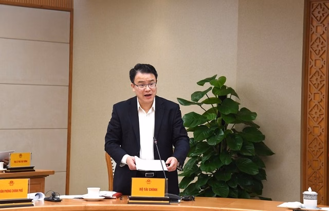 Thứ trưởng Bộ T&agrave;i ch&iacute;nh Trần Quốc Phương