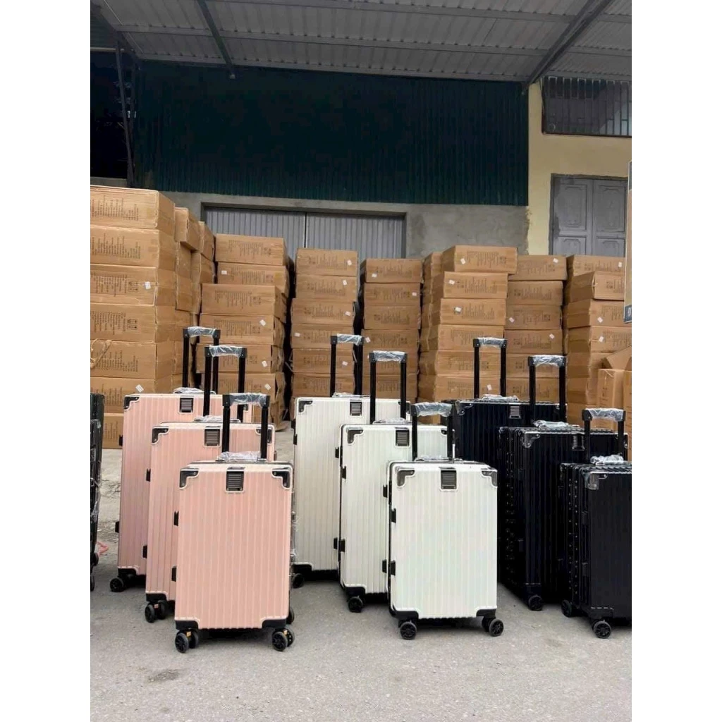 Làm thế nào để chọn vali lỗi xả màu bạc phù hợp cho chuyến đi dài ngày của bé?