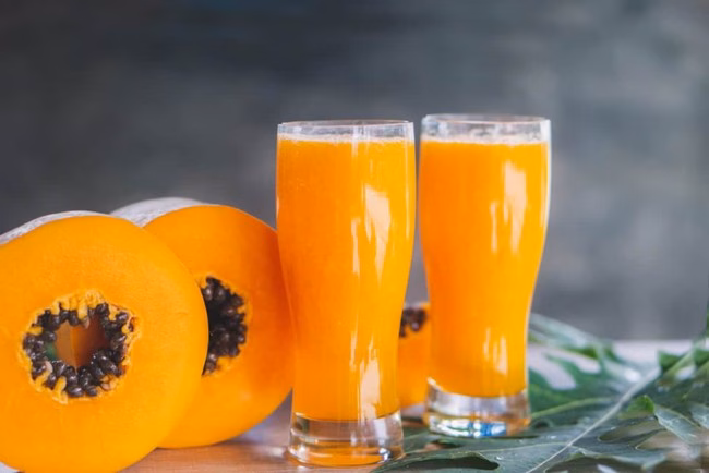 Nước ép xoài - đu đủ giúp làm sáng da