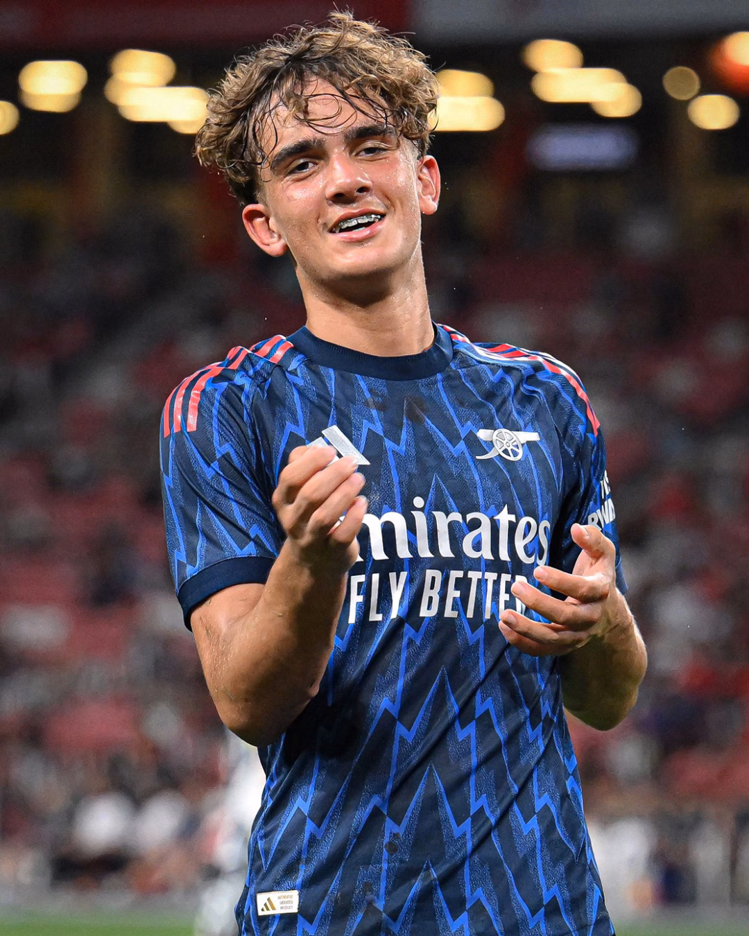 Arsenal thắng nghẹt thở Newcastle nhờ sao trẻ 15 tuổi lập công Quãng 30 phút cuối trận, tài năng trẻ 15 tuổi Max Downman được HLV Arteta tung vào sân