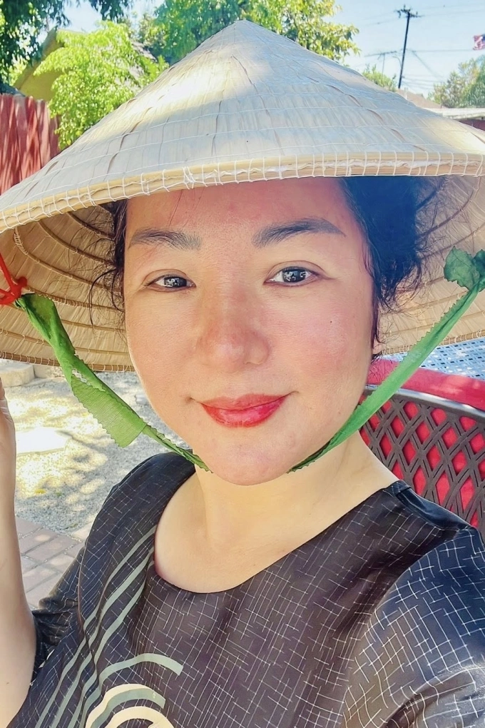 H’Hen Niê và dàn sao Việt ‘đi chơi’ đâu vào dịp lễ Nghệ sĩ Thúy Nga chăm cây trong vườn nhà ở Mỹ.