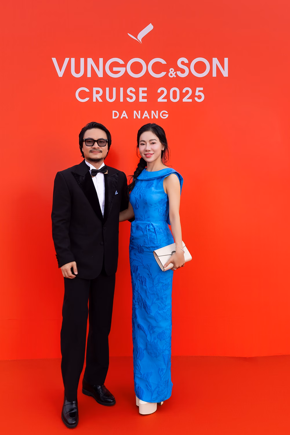 Show Diễn Vungoc&Son Cruise 2025: Thiên Đường Thời Trang Bên Sông Hàn Đạo diễn Hoàng Nhật Nam và CEO Phạm Kim Dung sánh đôi trên thảm đỏ của VUNGOC&SON