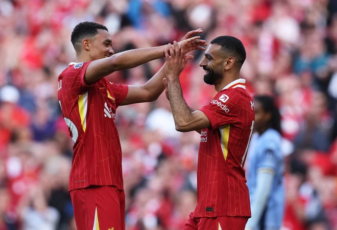 Rạng sáng 28/4, Liverpool nhấn chìm Tottenham 5-1 tại Anfield, qua đó giành chức vô địch Premier League sớm 4 vòng.