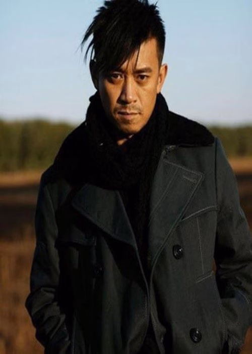 Dàn sao Hoa Hàn mất nghiệp vì dính ma túy, ai cũng phải giật mình Vương Học Binh nổi tiếng sau khi đóng Lăng Vân tráng chí Bao Thanh Thiên (2004). Năm 2015, truyền thông Trung Quốc đưa tin Vương Học Binh bị cảnh sát bắt ngay tại nhà riêng vì hành vi sử dụng ma túy. Ảnh: Thể Thao Văn Hóa.