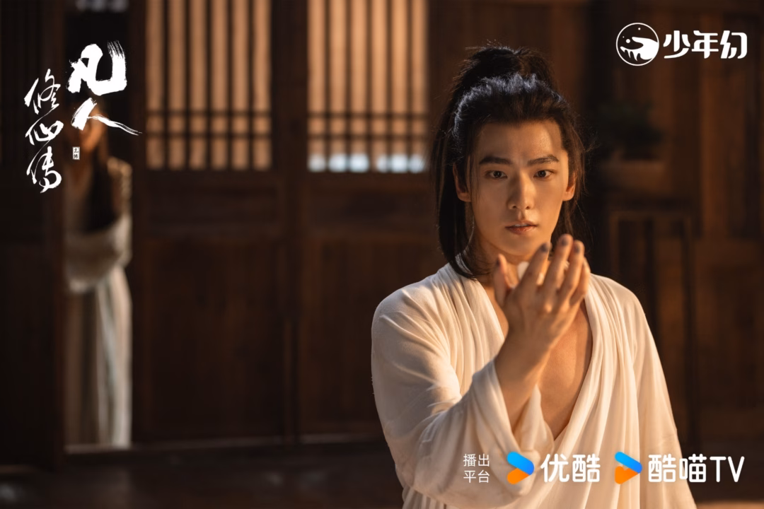 Dương Dương lên kế hoạch comeback với loạt tạo hình cổ phong trong năm 2025 Ảnh: Weibo