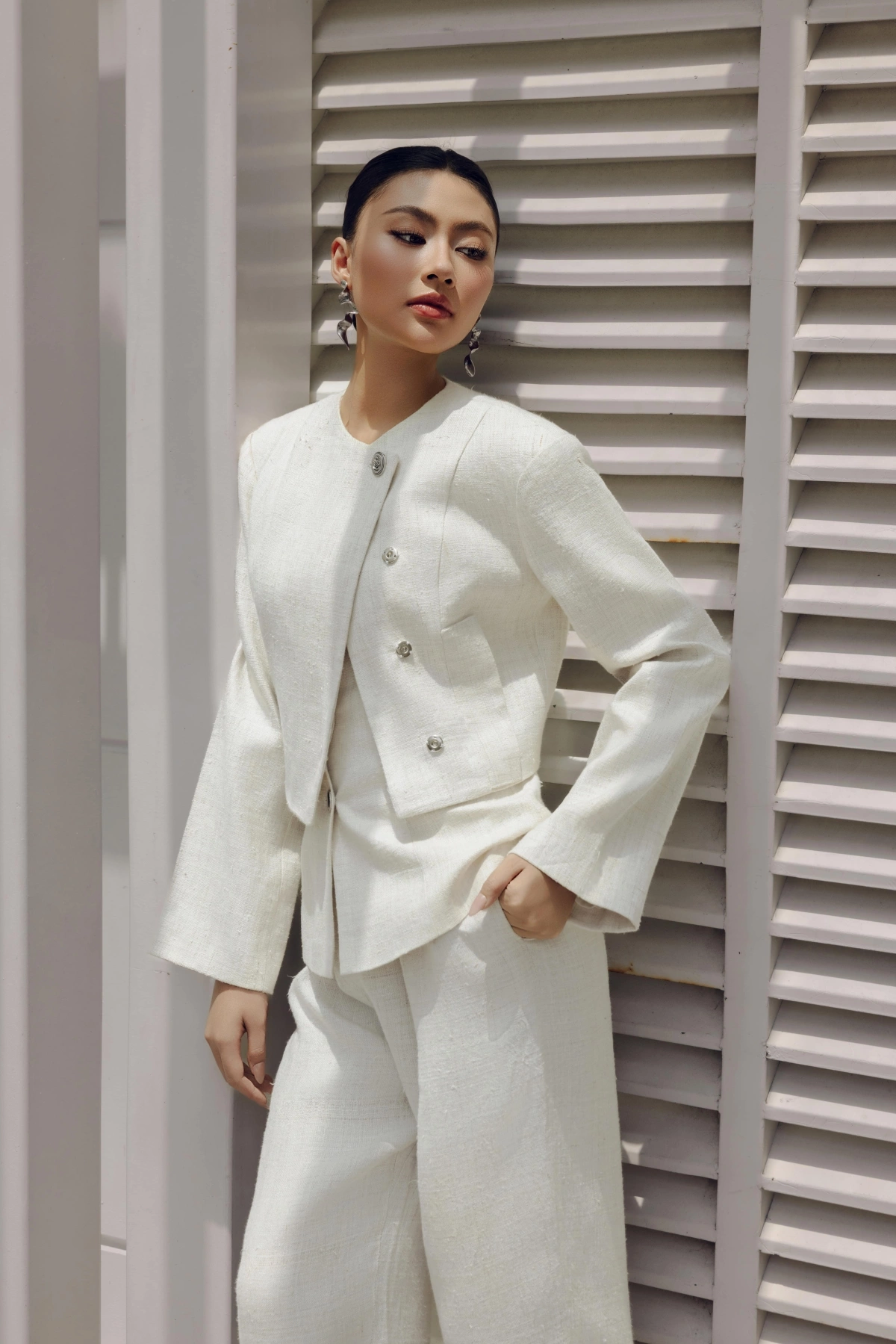 H’Hen Niê cùng đại diện Miss World Việt Nam tung bộ sưu tập thời trang từ trà my và vải gai dầu Hoa hậu Hoàn Vũ Việt Nam 2023 Xuân Hạnh là Đại sứ đồng hành xuyên suốt dự án Hemp Journey. Cô nỗ lực lan tỏa thông điệp bảo tồn văn hóa dân tộc.