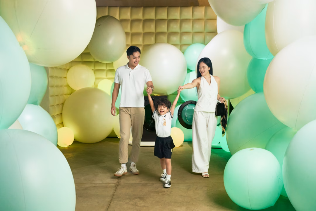 LG ra mắt triển lãm nghệ thuật ‘The Art-ffection’: Công nghệ chạm tới nghệ thuật Vương quốc bóng nước nâng niu từng bộ đồ cho cả gia đình