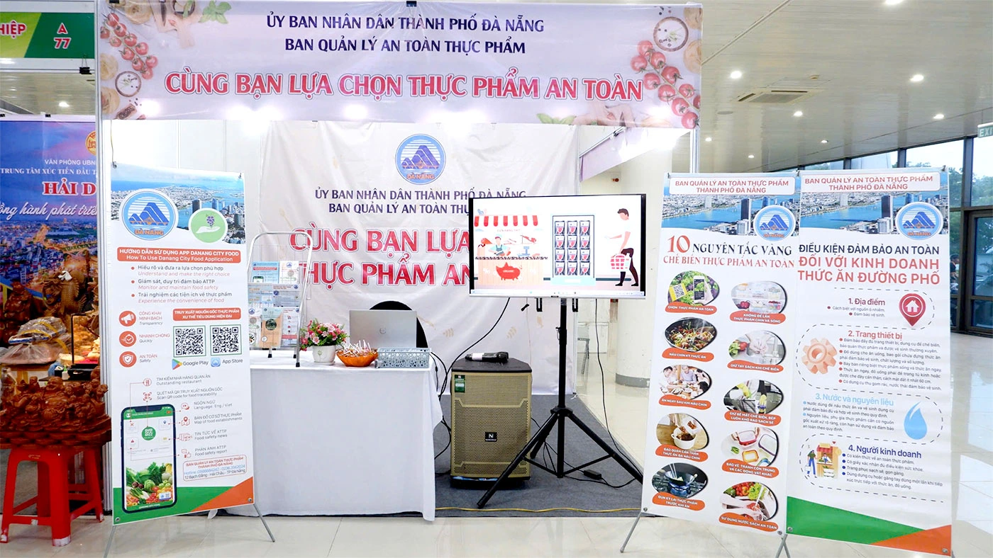 Không gian tuyên truyền, trải nghiệm TXNGTP tại hội chợ của BQL ATTP TP.Đà Nẵng