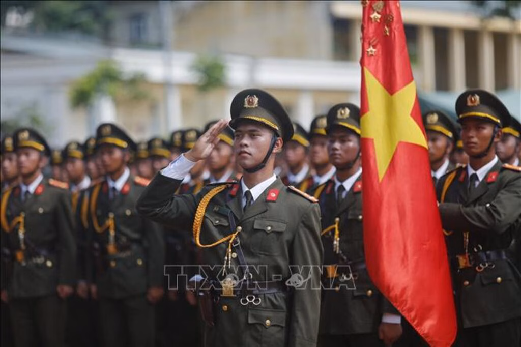 Công tác huấn luyện được chia nhiều giai đoạn nhằm huấn luyện cho khối đứng tham gia diễu binh, diễu hành.