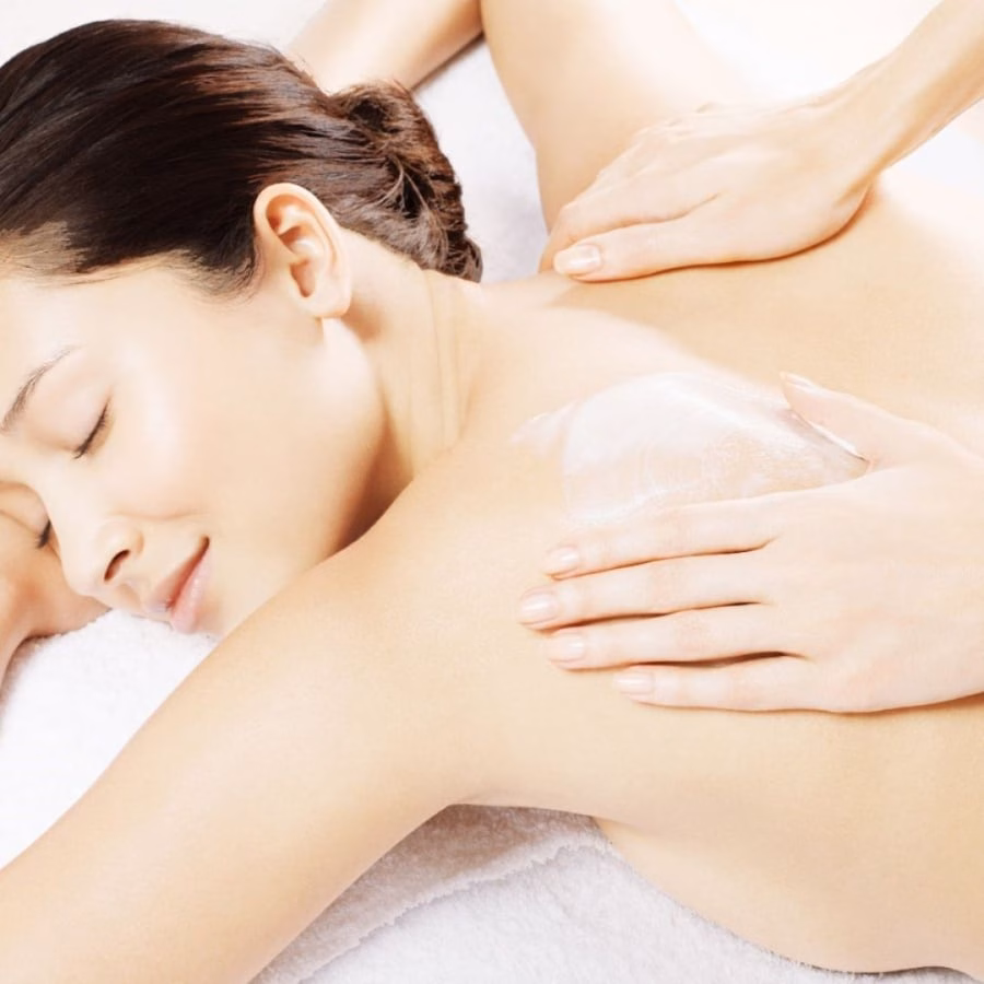 Bơ dưỡng thể tự l&agrave;m từ dầu dừa v&agrave; bơ hạt mỡ