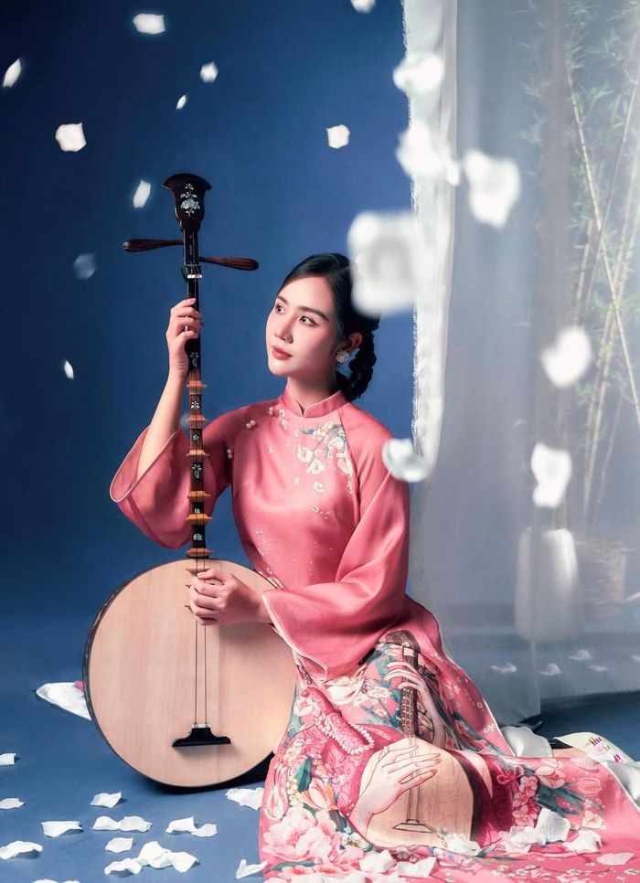 Phụ kiện tối giản của Huyền Lizzie