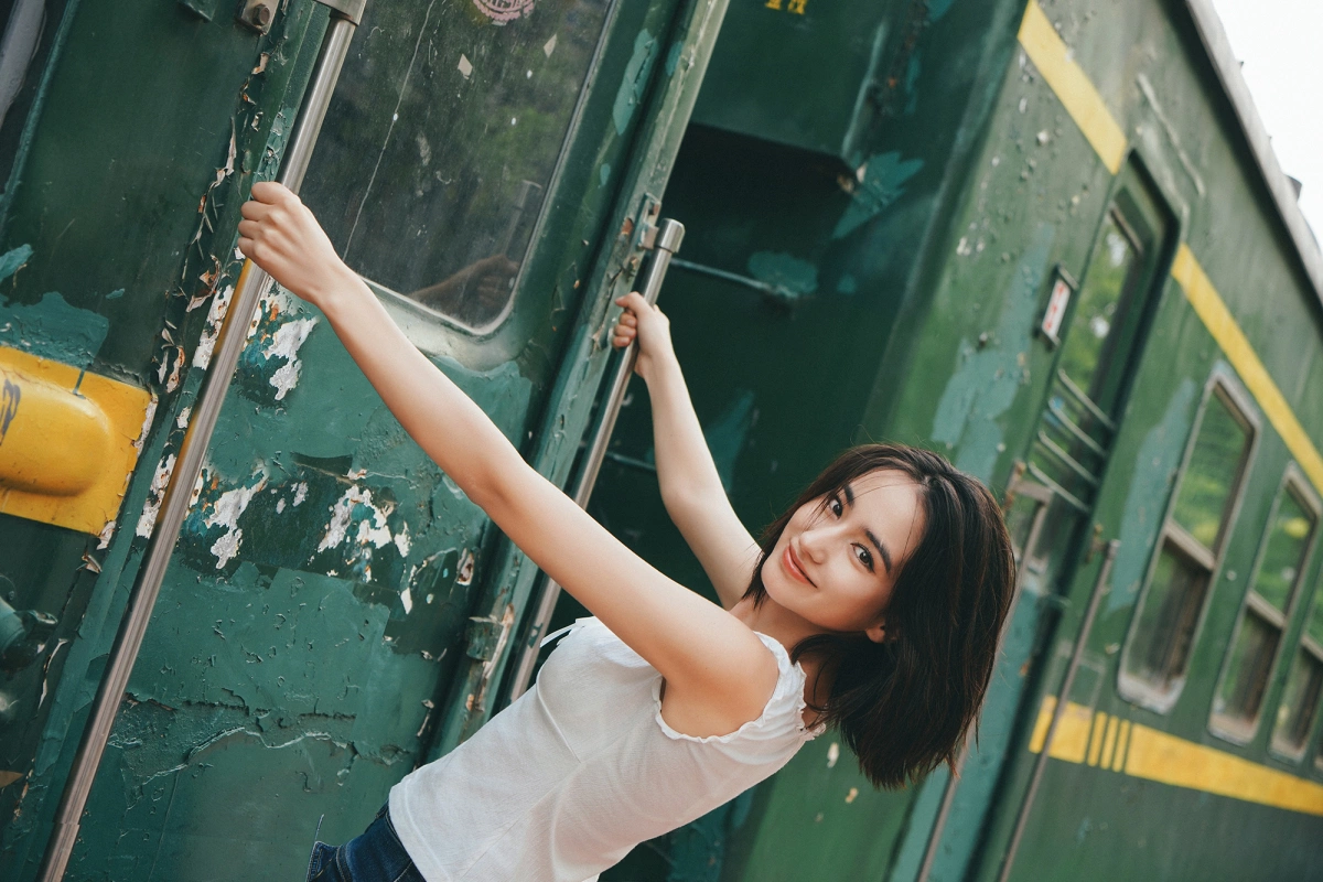 Uyển Đát chụp hình thời trang hồi tháng 6.