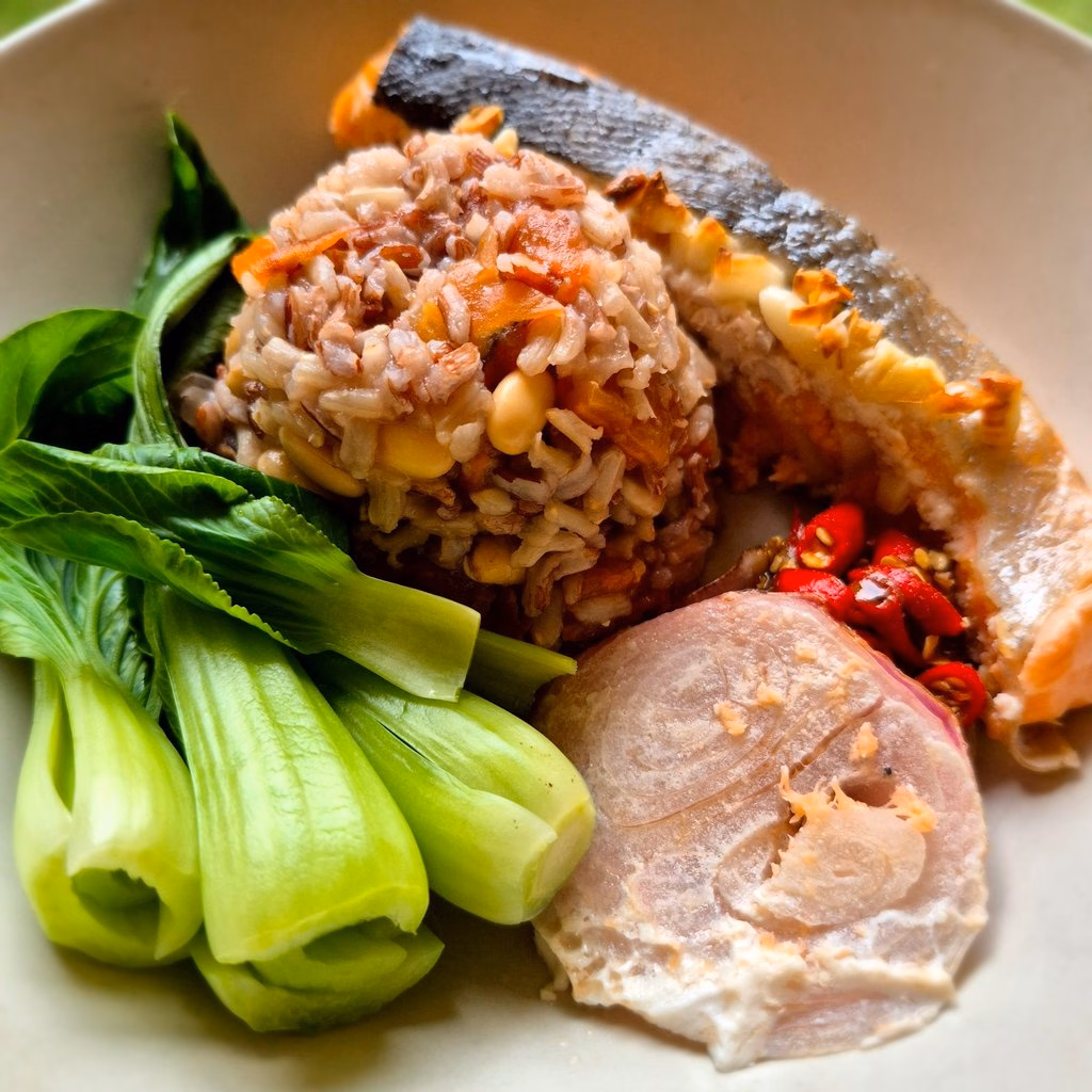 Cụ bà 79 tuổi tập như vận động viên thể hình, bí quyết sống khỏe từ thể dục và ăn kiêng Một trong những bữa ăn tự nấu của Charlotte Lim. Ảnh: Instagram/coachwhy_yan