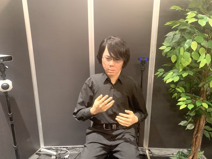 Hé mở tương lai con người sống cùng robot và AI tại Nhật Bản Phiên bản android của ông Hiroshi Ishiguro - Ảnh: Quỳnh Trung