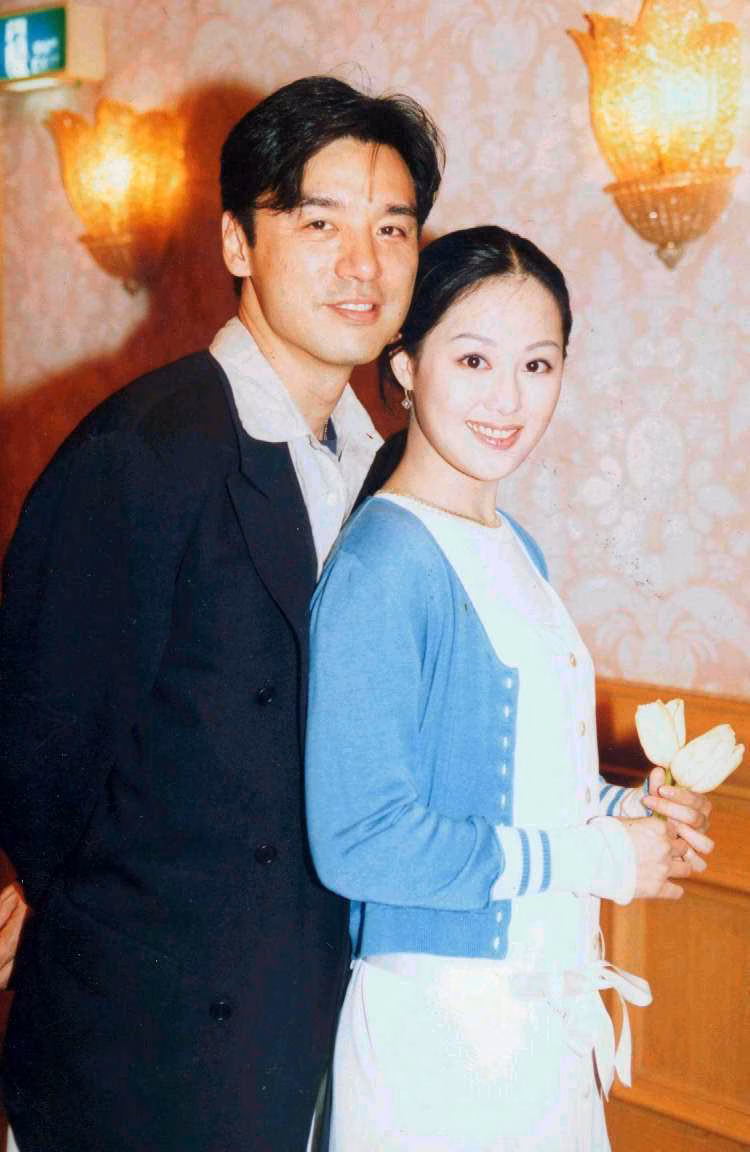 Nam thần showbiz từng phá sản vì thói quen xài tiền của vợ: Tiêu vặt 100 triệu đồng/tháng, thẻ không hạn ngạch, không mặc lại đồ lần 2!- Ảnh 5.