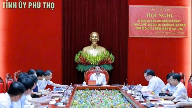 Phú Thọ: Đại hội Đảng bộ xã, phường với nhiều đổi mới và kỳ vọng Xã Vĩnh Thành tổ chức lấy ý kiến cán bộ, đảng viên góp ý xây dựng Văn kiện Đại hội Đảng bộ xã.