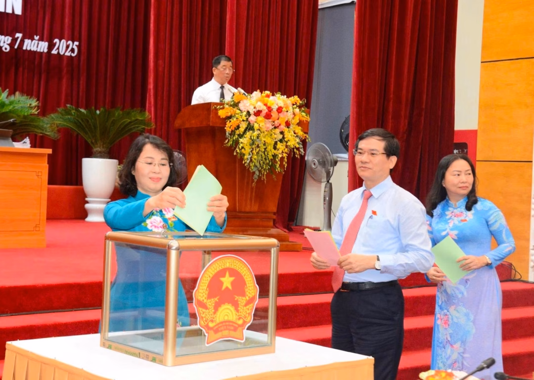 Quảng Ninh kiện toàn chức danh chủ chốt HĐND và UBND tỉnh Đại biểu HĐND tỉnh bầu các chức danh Phó Chủ tịch HĐND tỉnh; Phó Chủ tịch UBND tỉnh, khóa XIV, nhiệm kỳ 2021-2026.