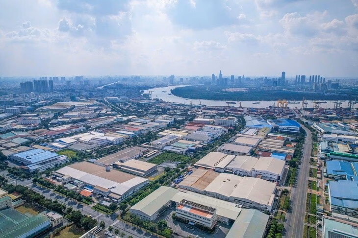Tin tức sáng 18-7: TP.HCM muốn thu hút đầu tư 20-21 tỉ USD; 'Trả lại tên' cho 2 trường chuyên - Ảnh 2.