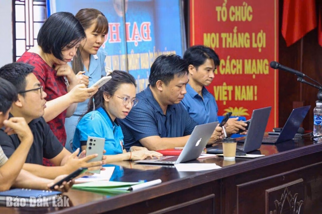 Trí tuệ nhân tạo tạo ra thông tin và hình ảnh: Thách thức mới về bản quyền và lừa đảo (Infographic) Thông tin 13 sở, ngành tỉnh Đắk Lắk