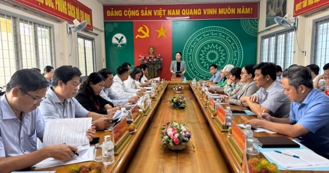 Vĩnh Long hoàn thiện bộ máy Sở Văn hóa, Thể thao và Du lịch với gần 800 biên chế Ông Dương Hoàng Sum - Giám đốc Sở VHTTDL phát biểu tại buổi làm việc với lãnh đạo tỉnh Vĩnh Long. Ảnh: Hoàng Lộc