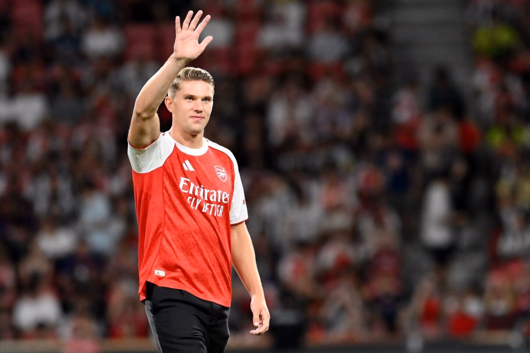 Mikel Merino gỡ hòa 1-1 sau pha phối hợp trung lộ ăn ý với đồng đội