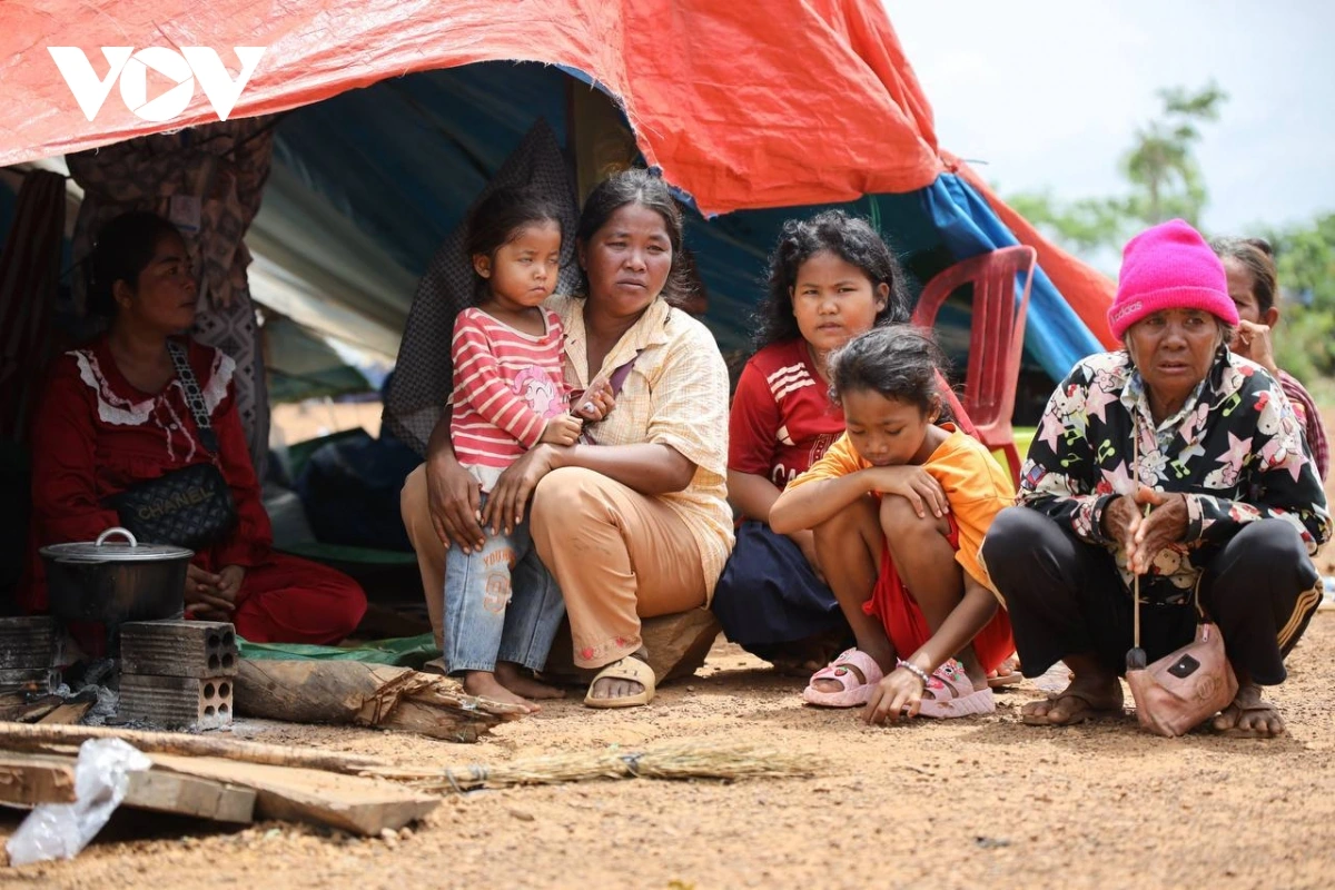 Campuchia – Thái Lan: Đụng độ biên giới, 13 người chết, 35.800 người sơ tán campuchia công bố số người thương vong và số gia đình phải sơ tán hình ảnh 4
