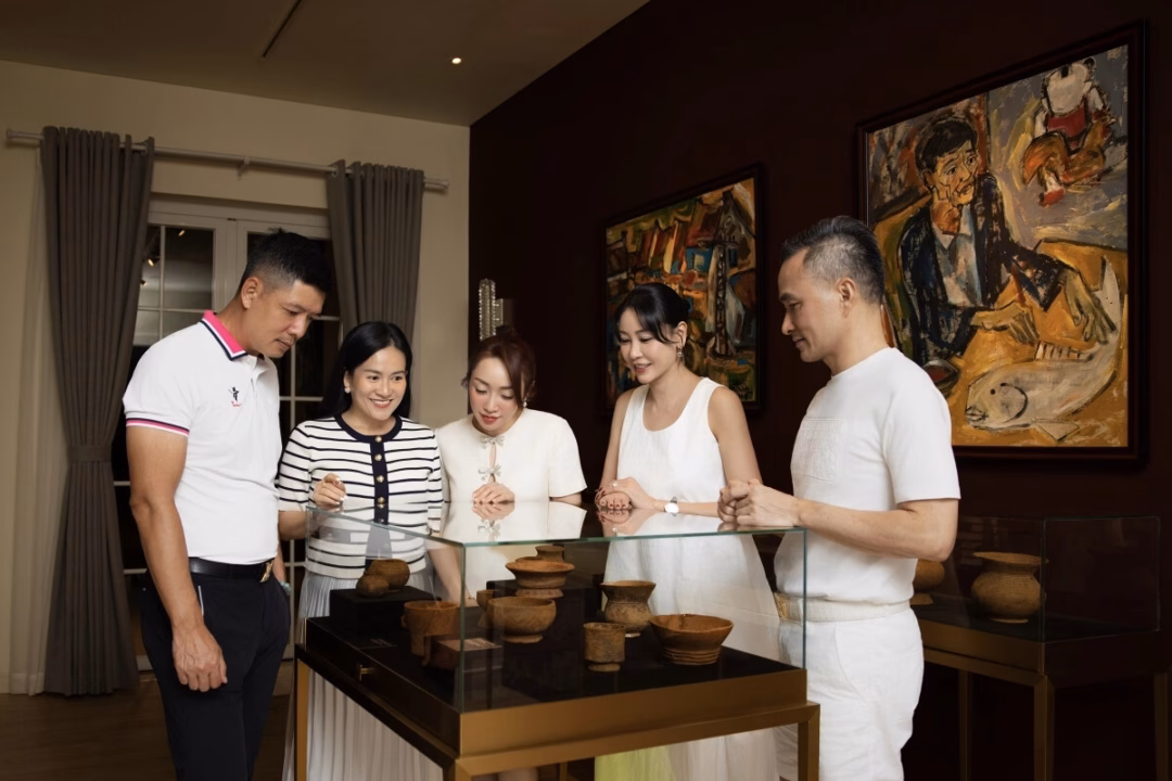 Chi Bảo mở bảo tàng trưng bày hàng trăm cổ vật văn hóa Việt Nam Chi Bảo giới thiệu hàng trăm cổ vật, trong đó có chiếc chõ gốm văn hóa Đông Sơn, niên đại cách đây khoảng 2.000 năm, được công nhận là bảo vật quốc gia vào năm 2024.