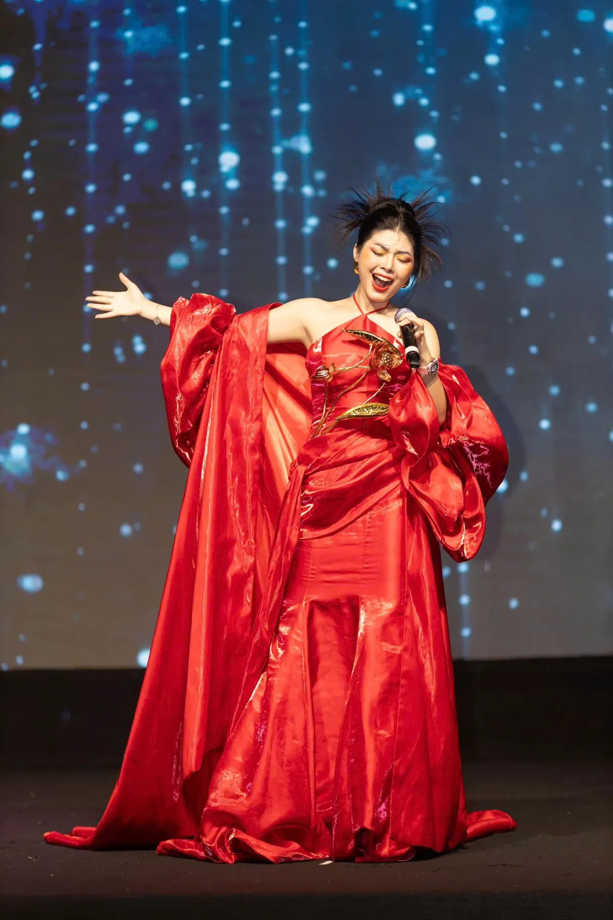 Nữ nghệ sĩ mong muốn tiếp tục cống hiến cho âm nhạc Việt Nam, kết hợp opera với dân gian đương đại