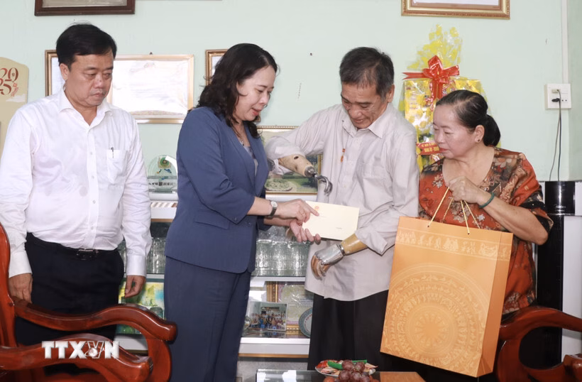 Phó Chủ tịch nước Võ Thị Ánh Xuân tri ân các Mẹ Việt Nam Anh hùng tại Cà Mau Tổng Bí thư và Phu nhân thăm Hàn Quốc: Đưa quan hệ Việt-Hàn lên tầm cao mới