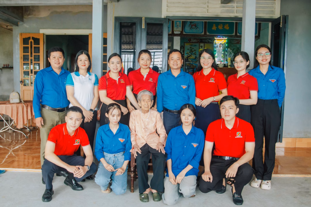 Đây là hoạt động thường niên của tuổi trẻ Quảng Trị nhằm tri ân các thế hệ đi trước đã hy sinh vì nền độc lập dân tộc