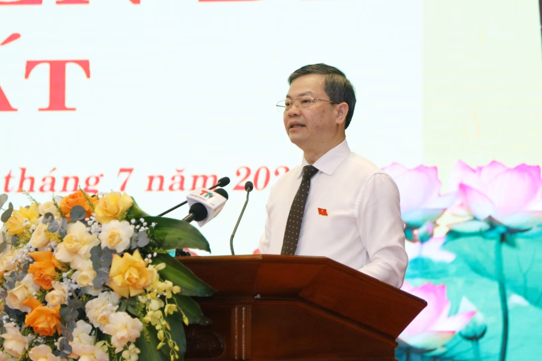 Tuyên Quang: HĐND tỉnh họp chuyên đề, thông qua nhiều nội dung quan trọng Phó Bí thư Tỉnh ủy, Chủ tịch HĐND tỉnh Nguyễn Văn Sơn phát biểu khai mạc kỳ họp. Ảnh: An Nhiên