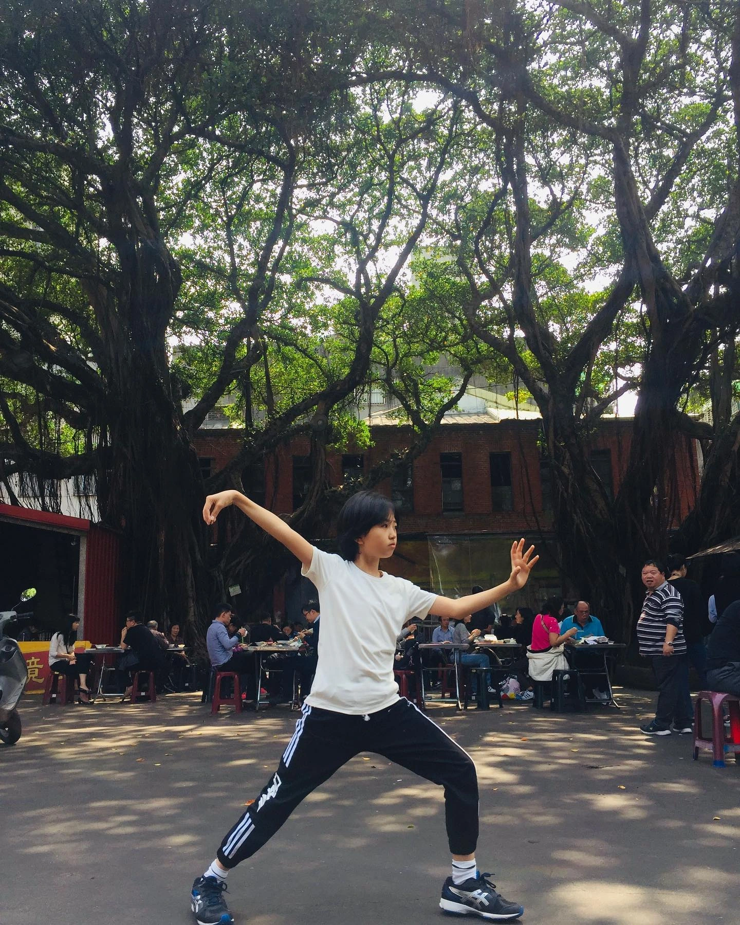 Bên cạnh phim ảnh, Bạch Tiểu Anh còn xuất hiện trong MV của một số nghệ sĩ. Cô còn đam mê võ thuật, từng tham gia thi đấu võ thuật và đạt thành tích cao