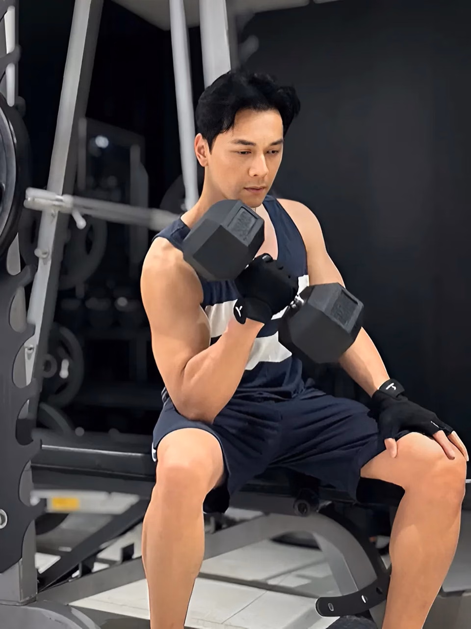 Chủ tịch ACB Trần Hùng Huy: Bí quyết giữ vóc dáng và sức khỏe từ thể thao Chủ tịch khi đi tập gym cực thần thái