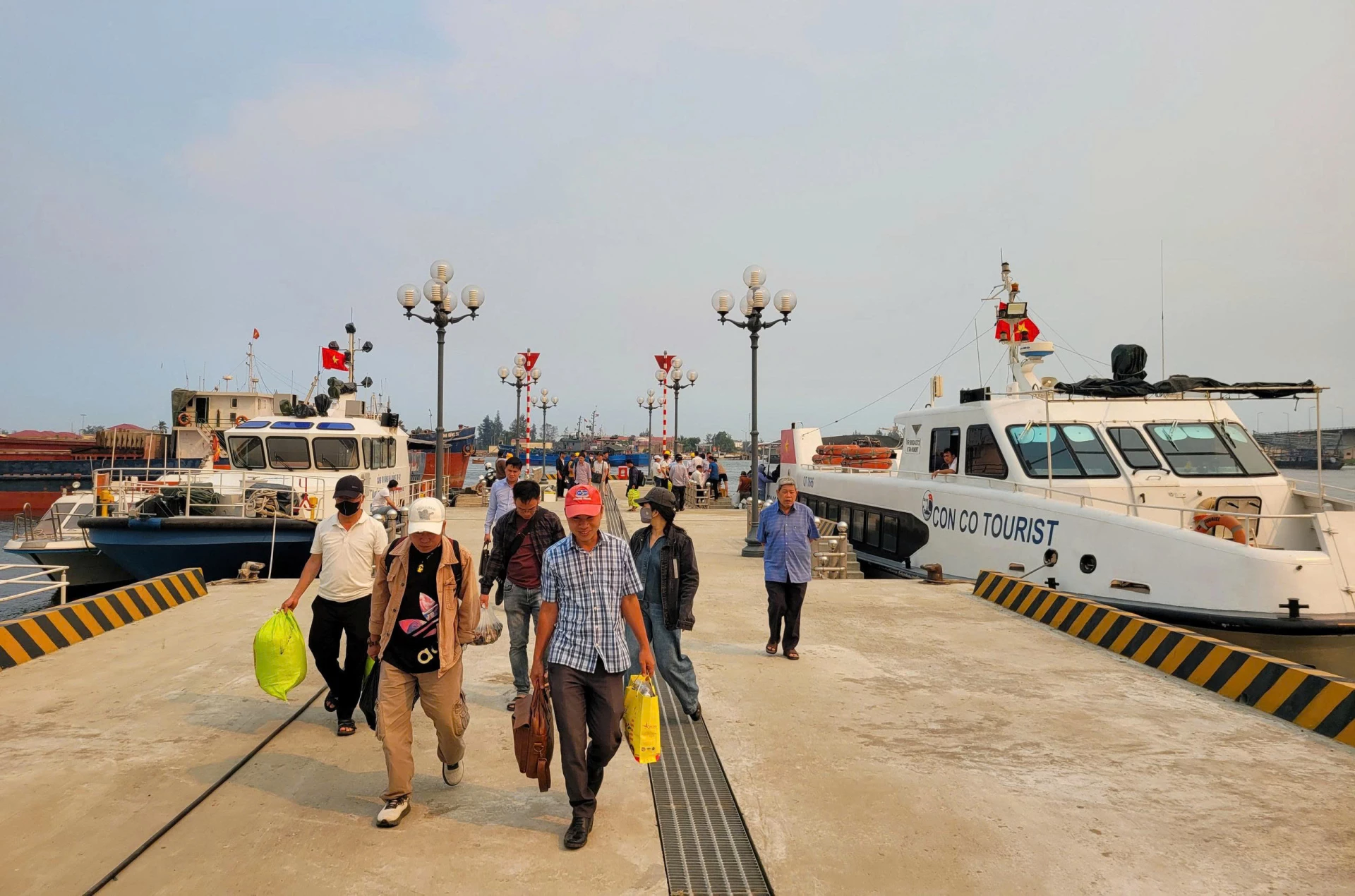 Quảng Trị nâng cấp hạ tầng cảng bến, đảm bảo an toàn du lịch đường thủy Cảng du lịch Cồn Cỏ - Cửa Việt là cảng du lịch đầu tiên của tỉnh -Ảnh: T.T