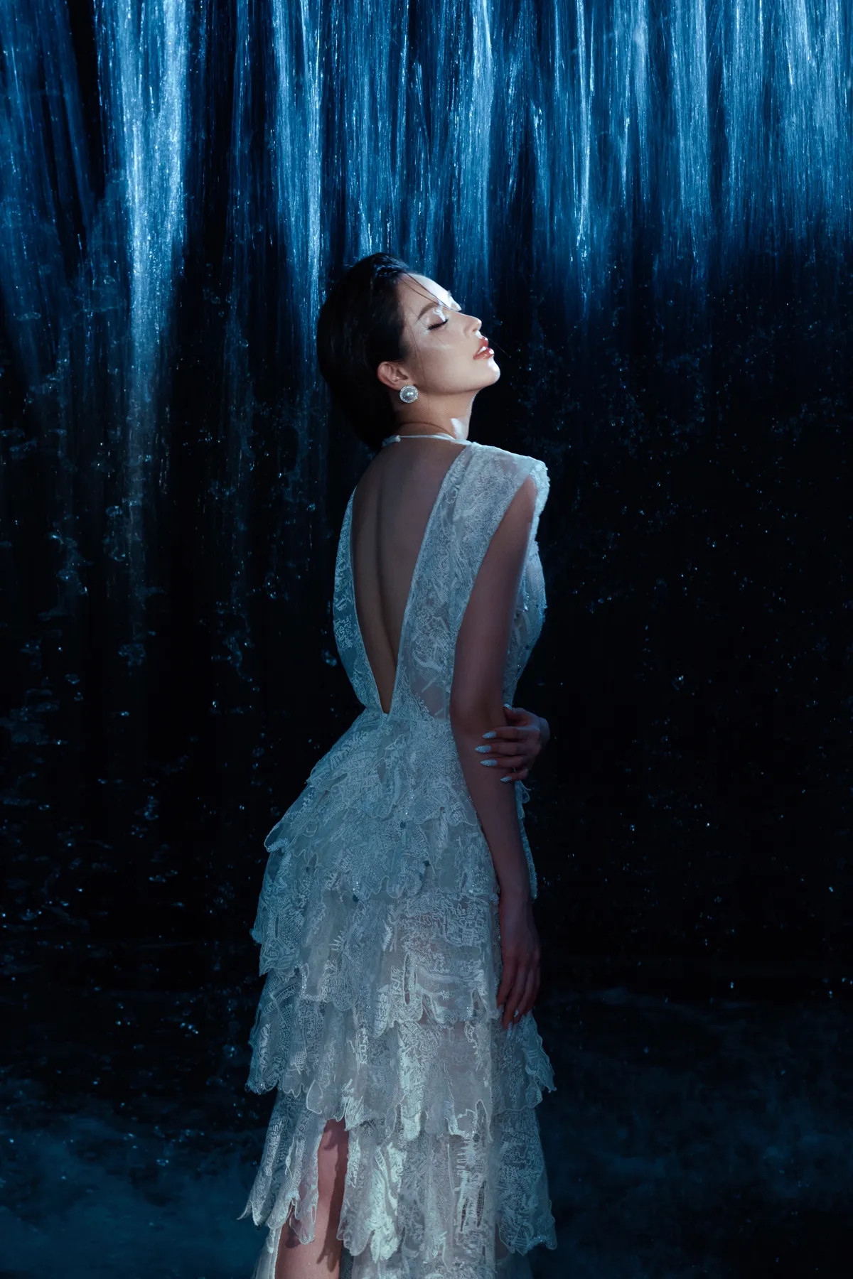 Hoa hậu Thanh Thủy làm nàng thơ trong BST “The Light of Water” - Ảnh6.