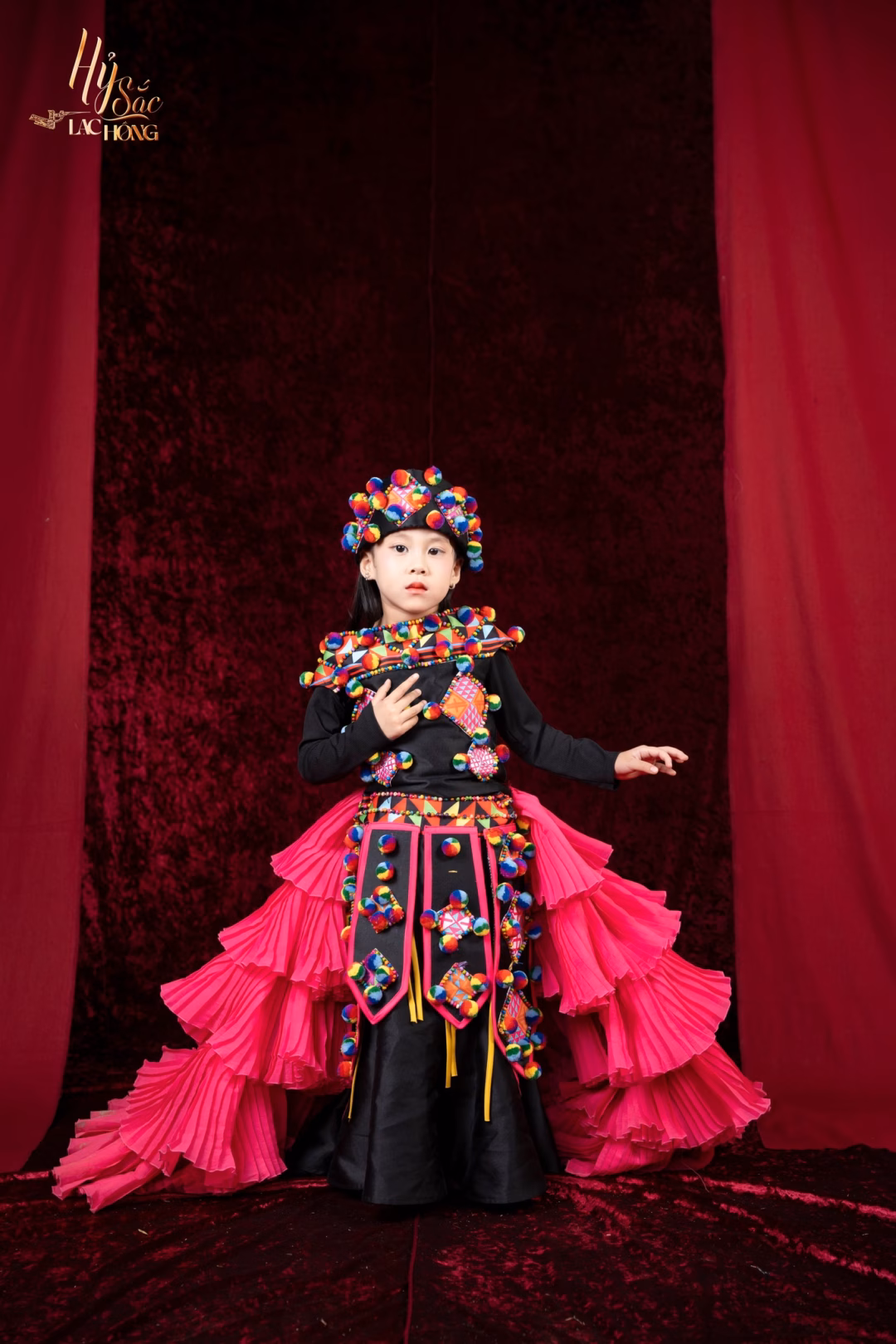 Chiều 31/5/2025, tại không gian Cầu May – Đồi Mặt Trời, khu du lịch Sun World Hạ Long, show diễn nghệ