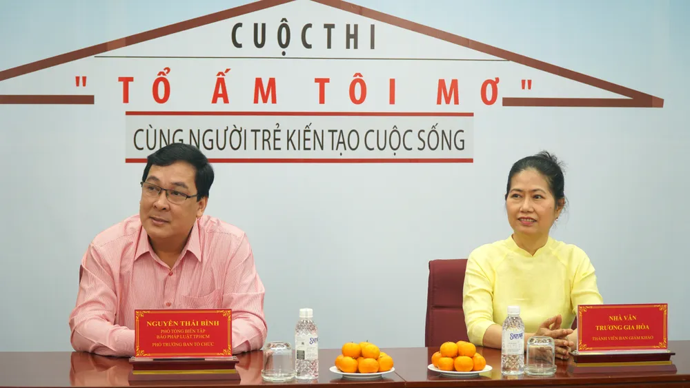 Nhà báo Nguyễn Thái Bình và Nhà văn Trương Gia Hòa.