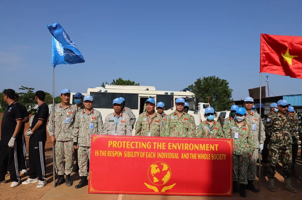 Đội Công binh số 3 của Việt Nam hưởng ứng Ngày Môi trường Thế giới Đội Công binh số 3 của Việt Nam hưởng ứng Ngày Môi trường Thế giới