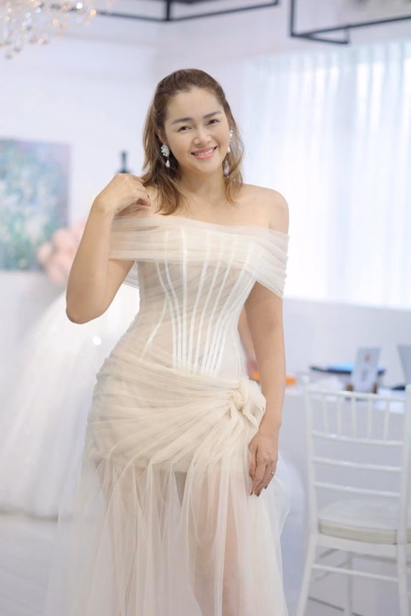 Diễm Châu trong ngày cưới Diễm Châu trong ngày cưới