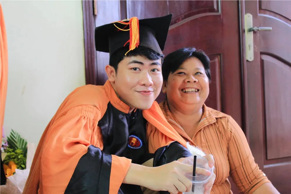 Tác giả và mẹ